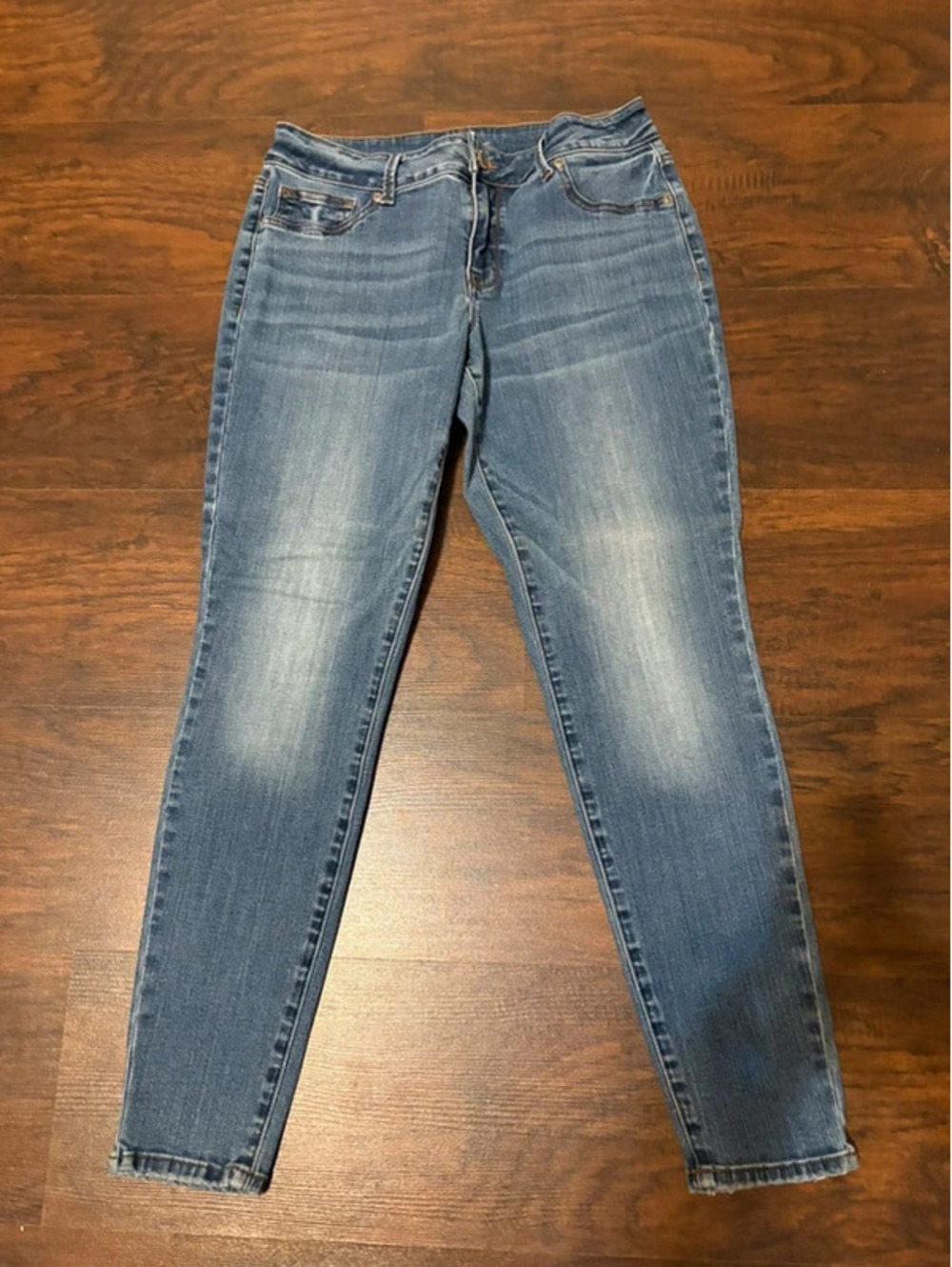 Maurice’s size Large stretchy